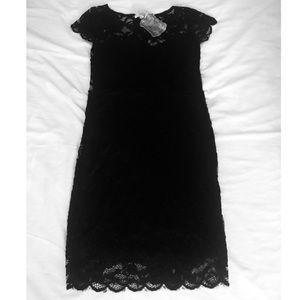 Women’s lace dress